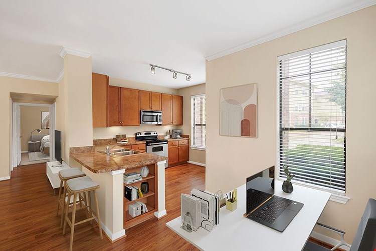 Camden Whispering Oaks Image 2