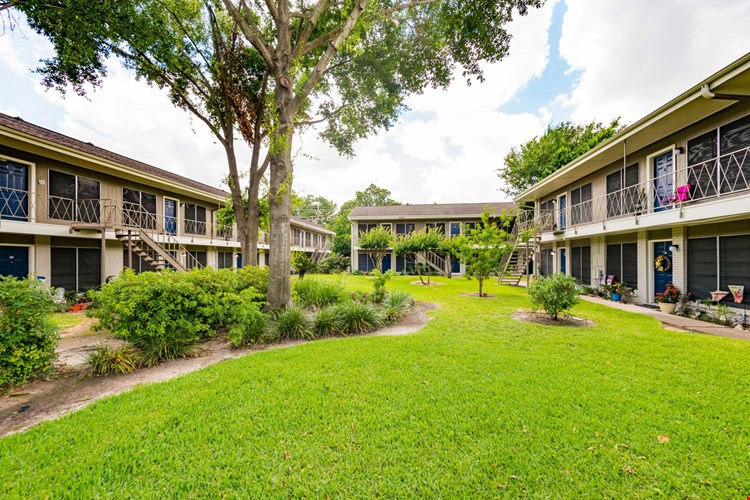 Park Shadows Senior Living Image 3