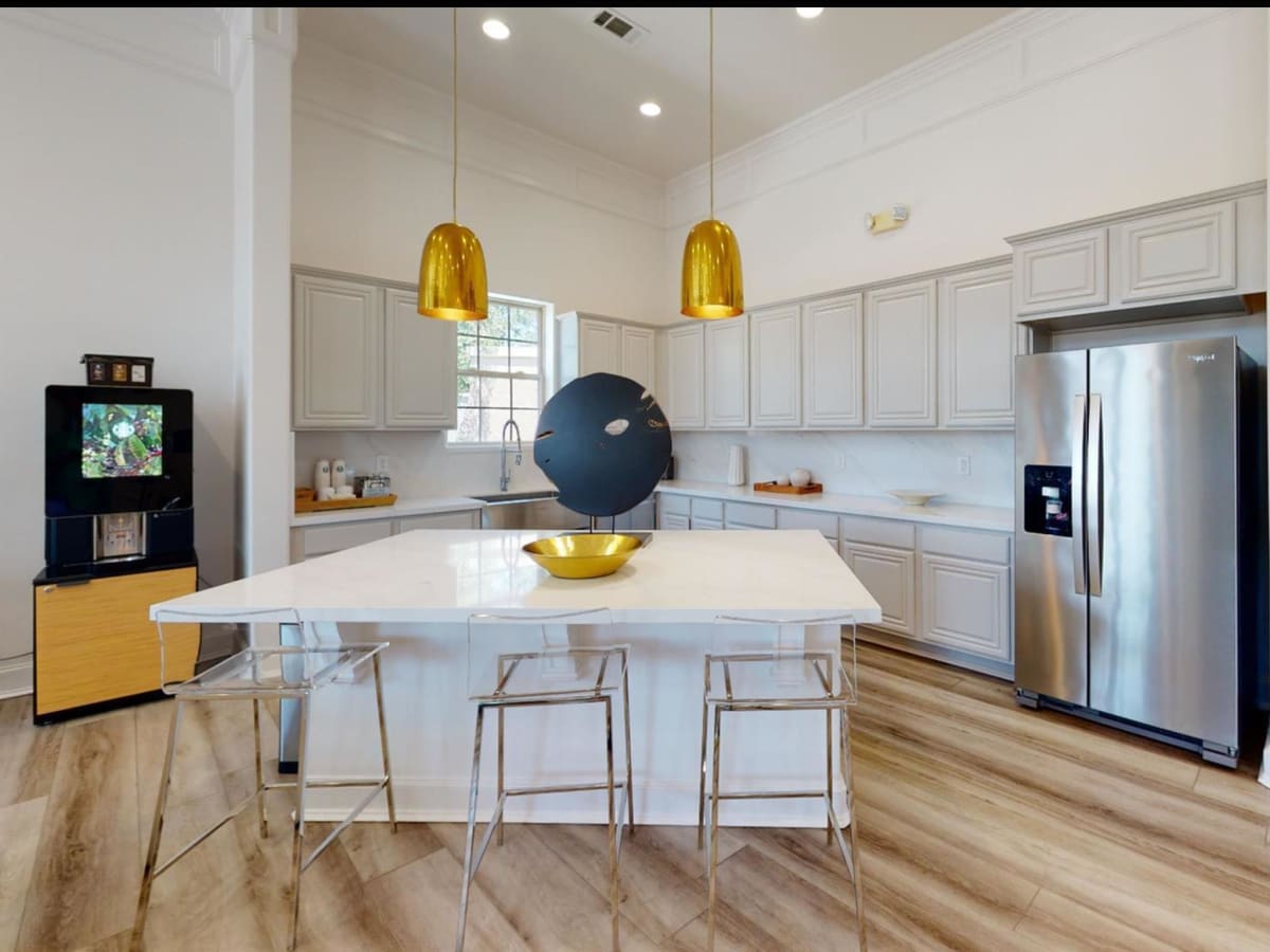 Park at Magnolia  Image 5