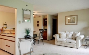 Somerset Oaks Apartments and Townhomes Image 3