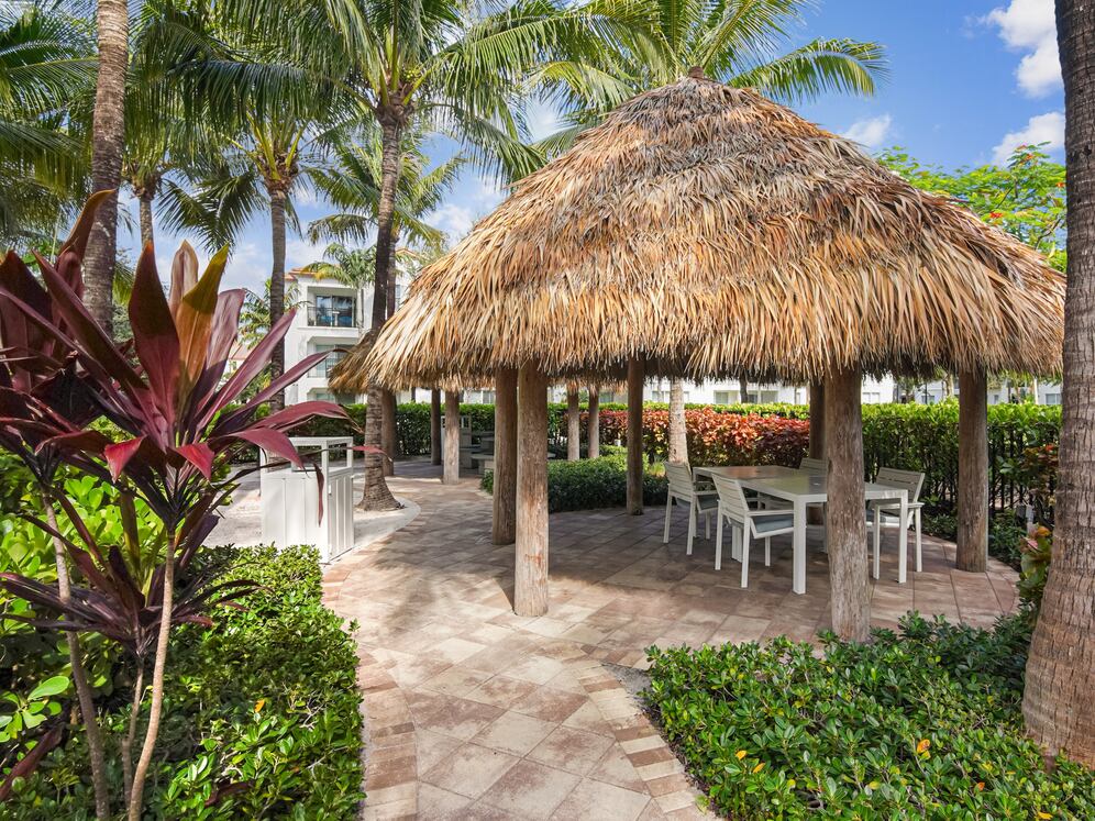 Huts with picnic seating
