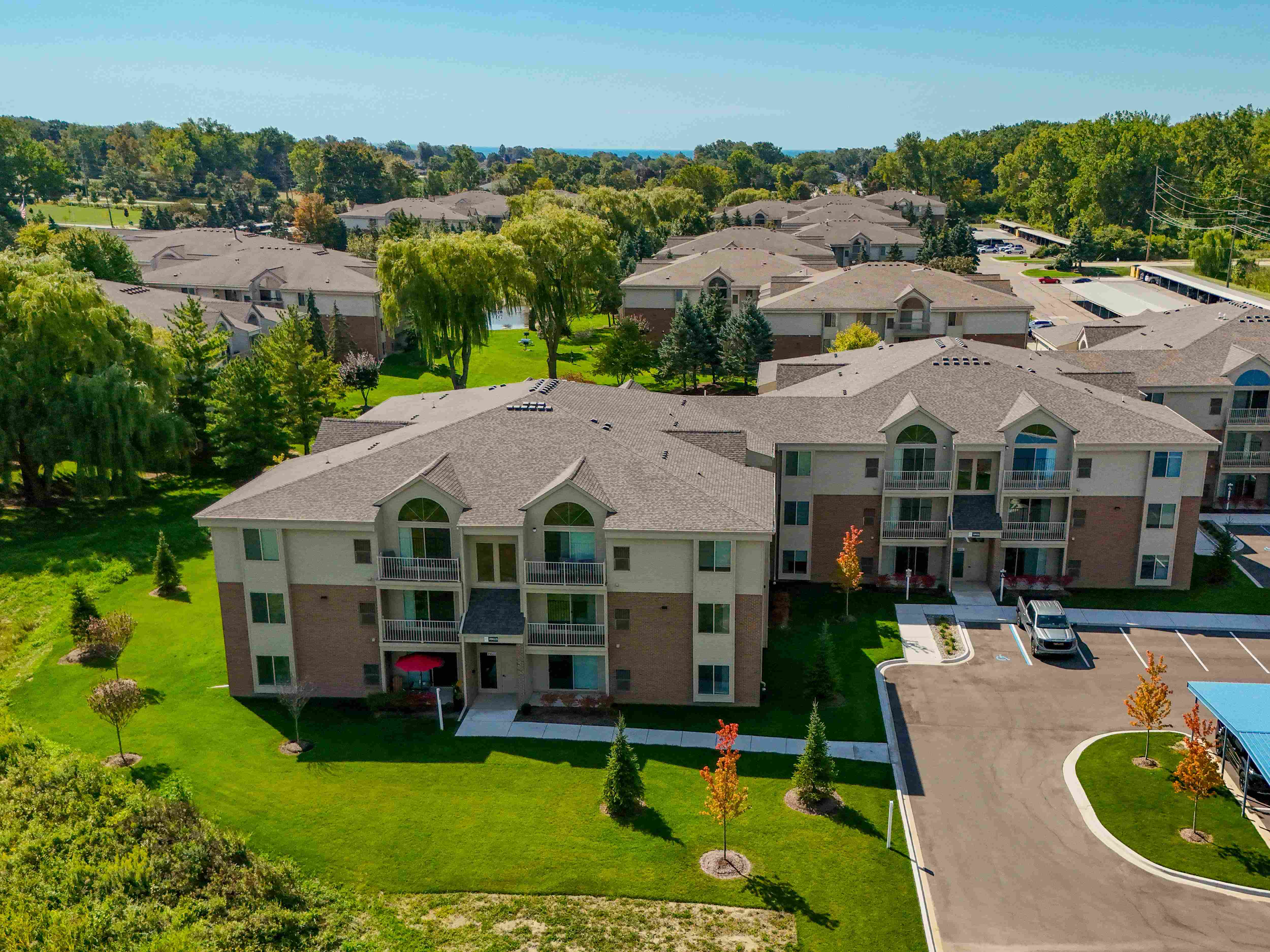 New Apartments for Rent at Prentiss Pointe Apartments in Harrison Township