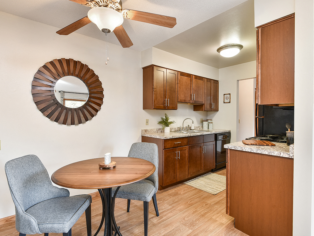 Lancaster Village Apartments Image 10
