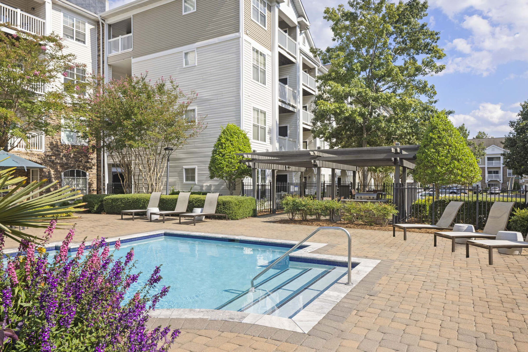 Camden Crest Image 24