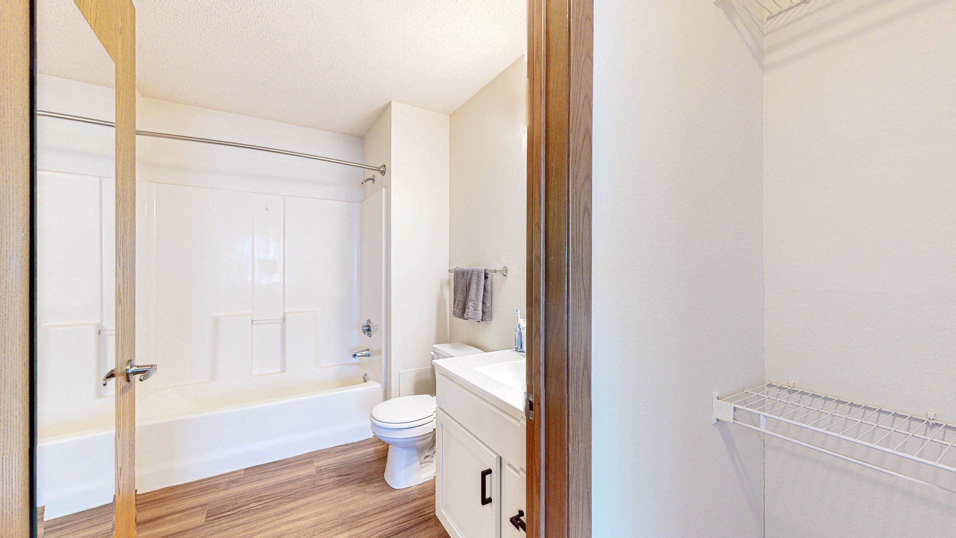 Creekside Apartments Image 9