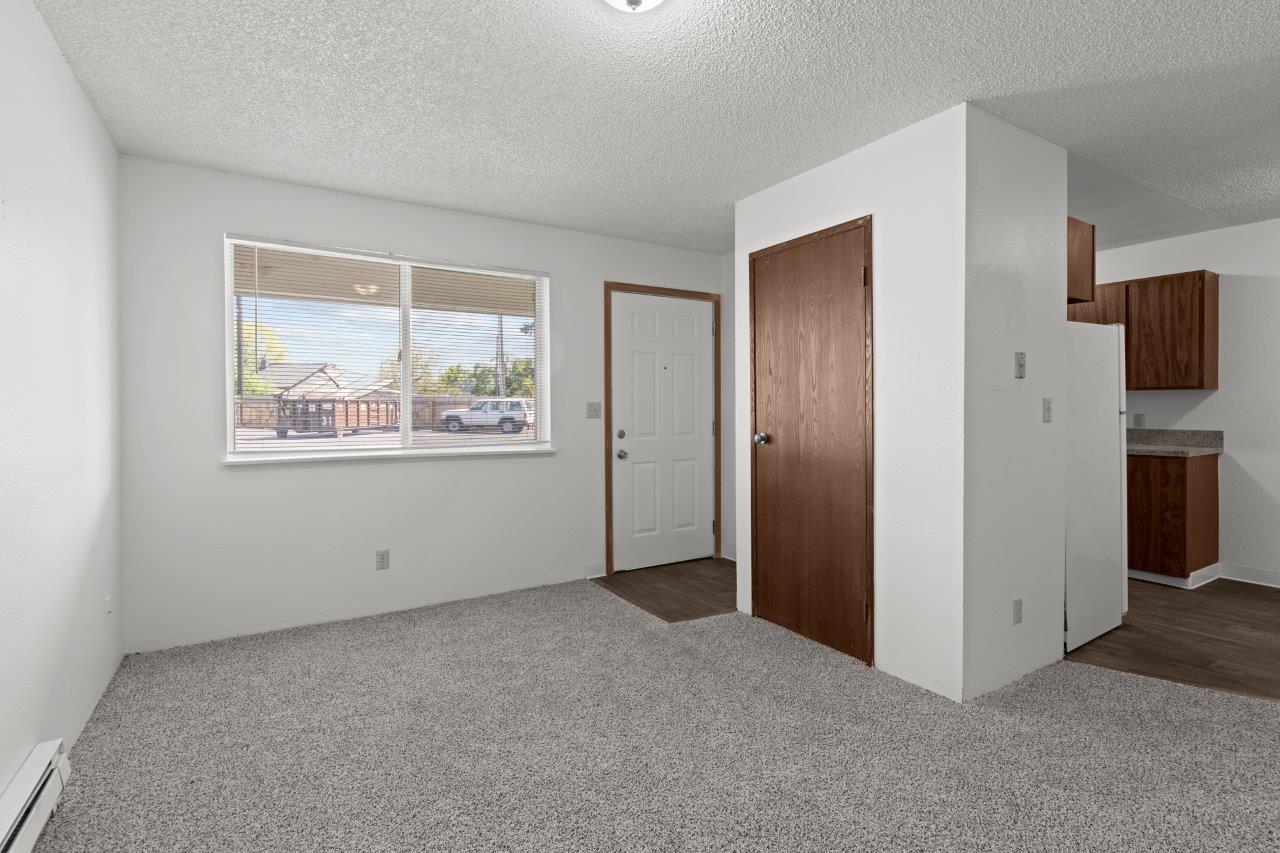 Creekside Apartments Image 15