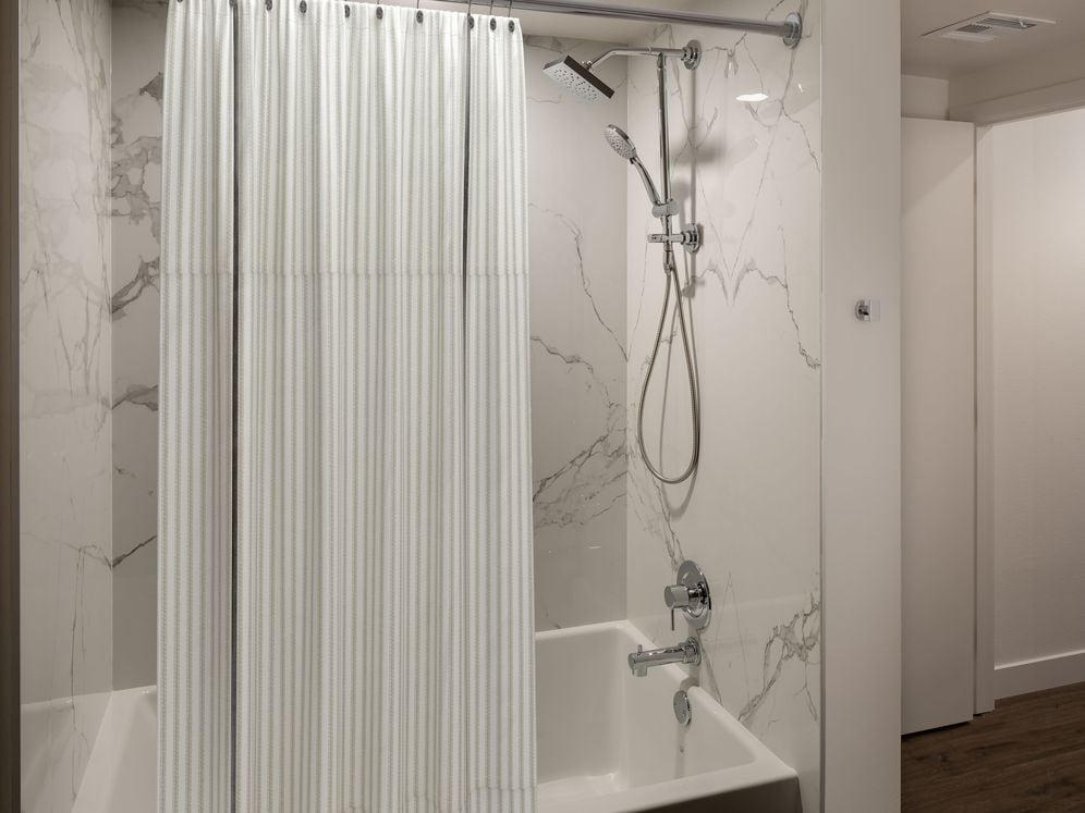 Upgrade Package Bath with marble surround