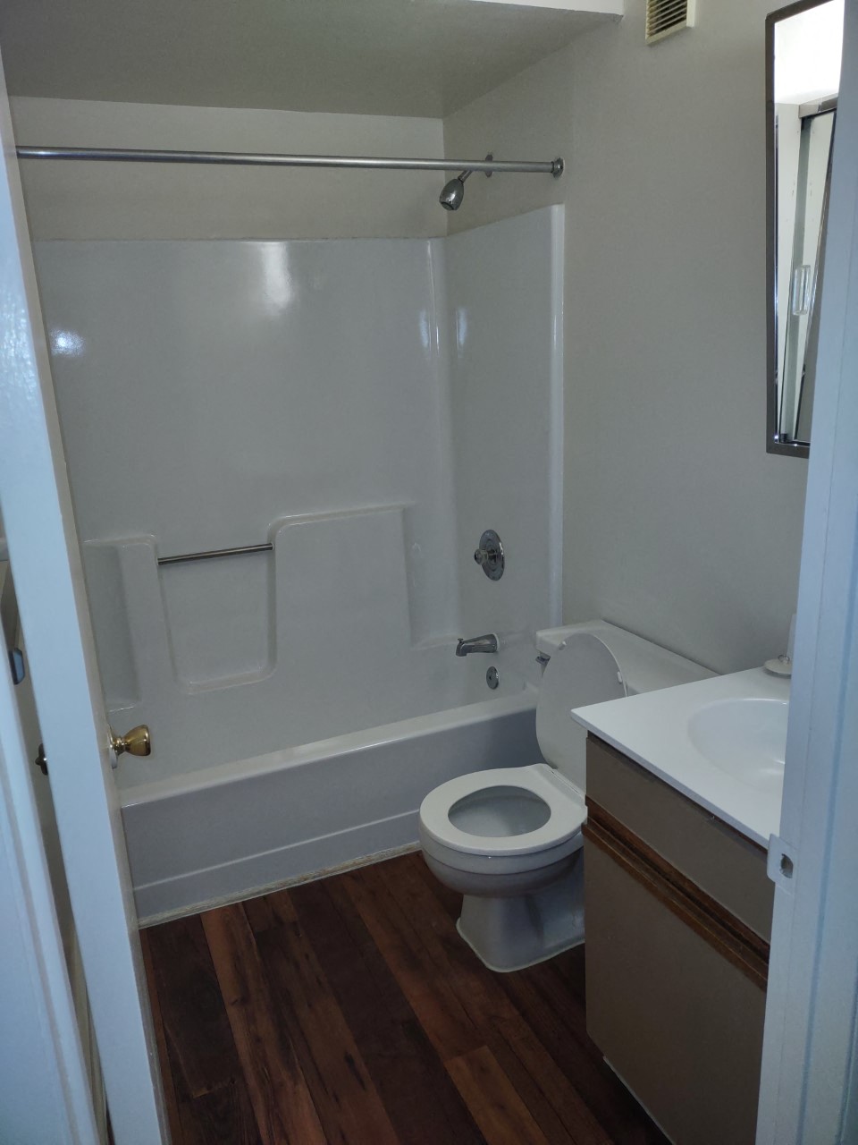 Marlboro Classic Apt & Redwood Square Image 58