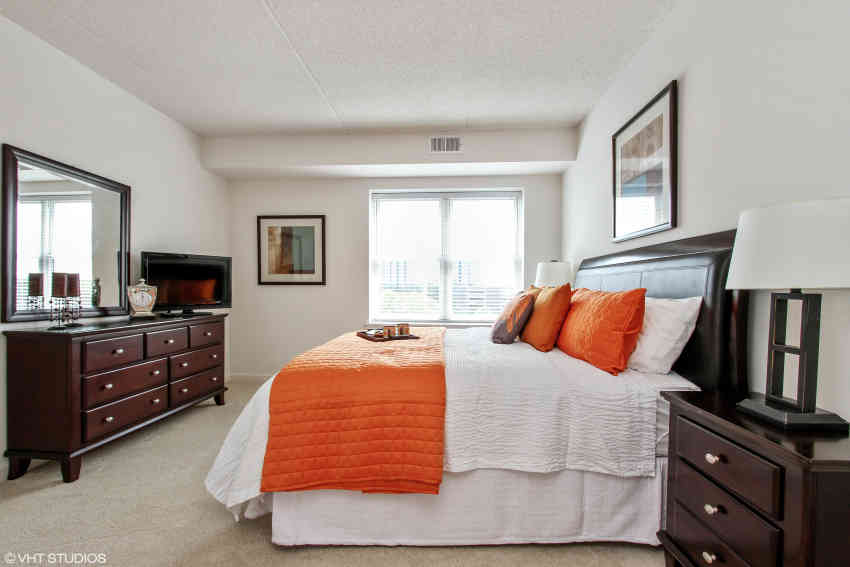 301 Riverwalk Place Image 11