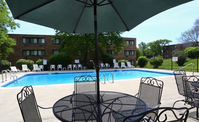 Kings Court Apartments Image 4