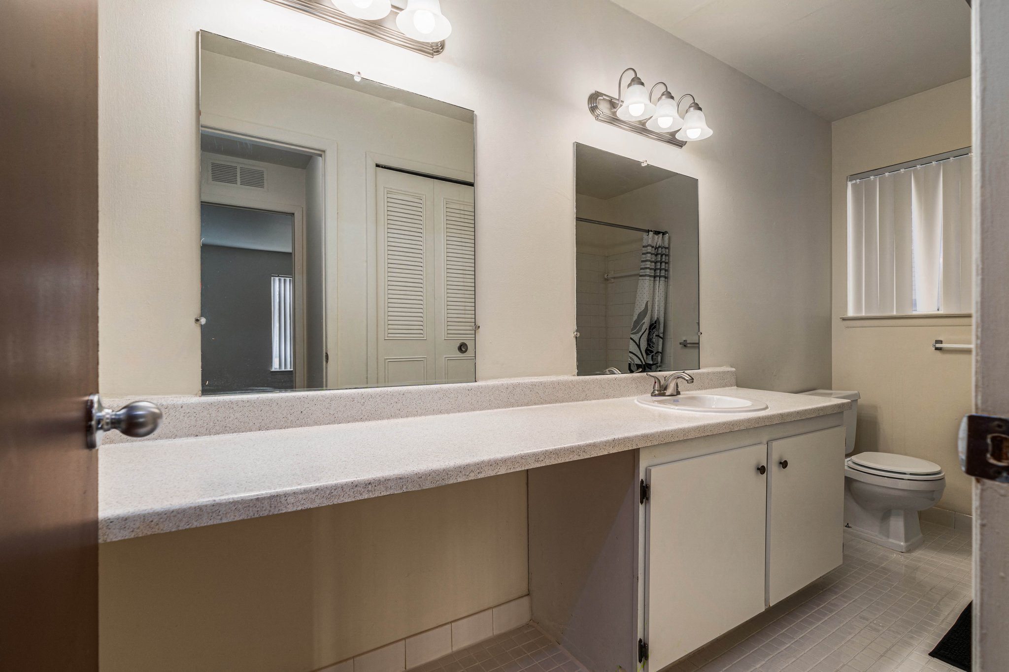 Drawbridge One Bedroom Bathroom