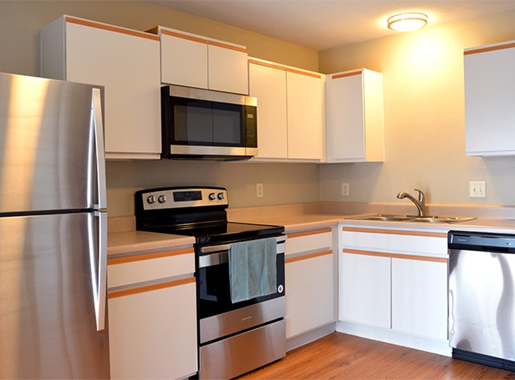 Cantwell Crossing Apartments and Townhomes Image 11