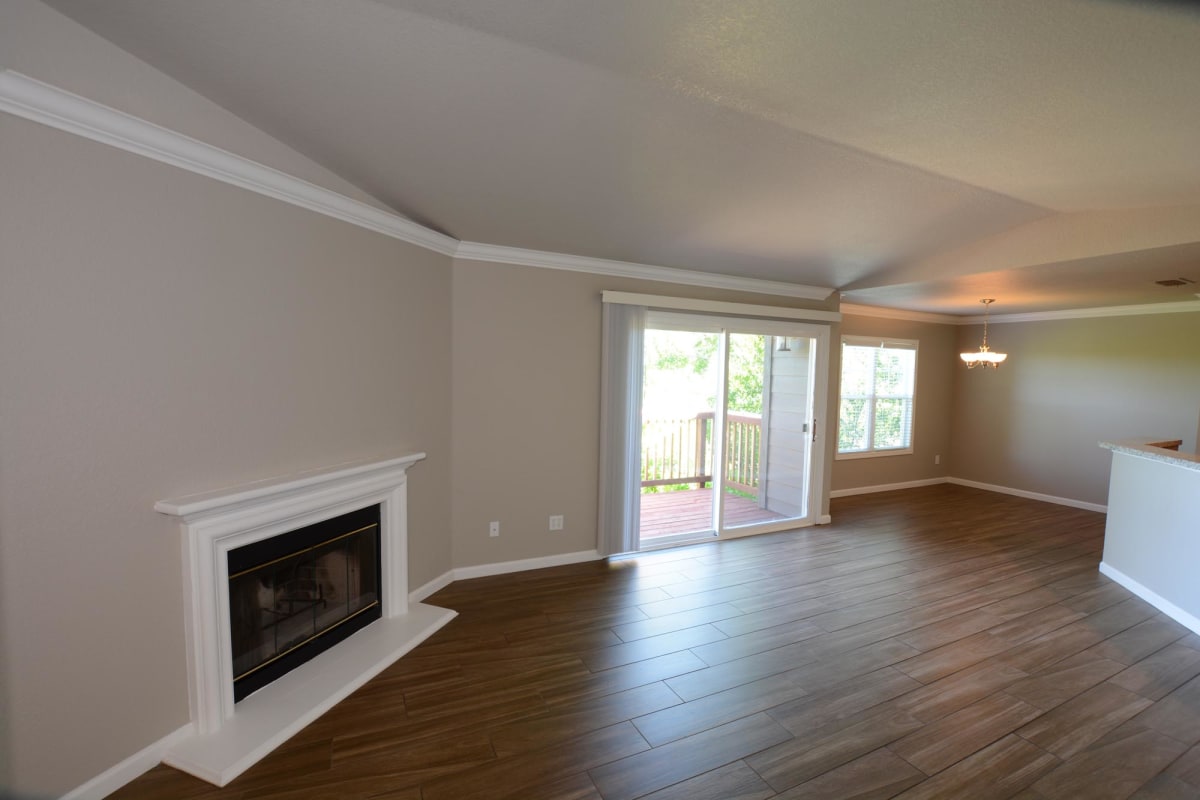 Lake Forest Apartments Image 10