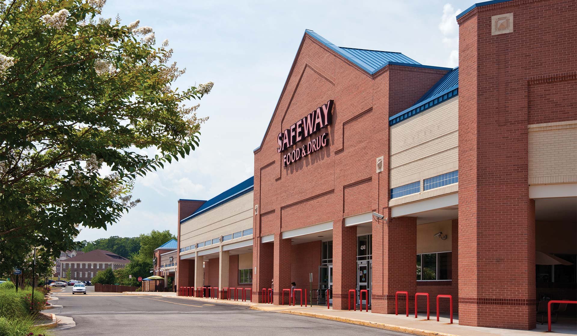 Food stores are conveniently located