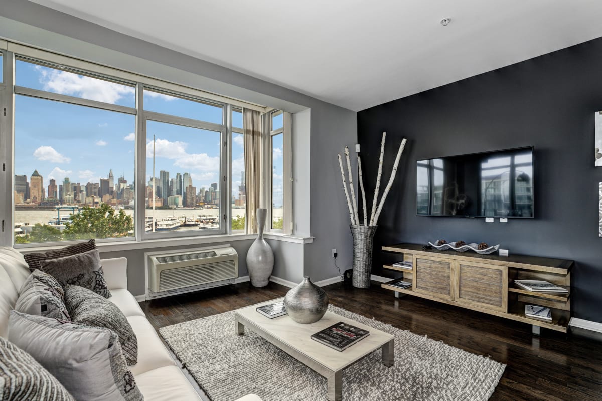 Rivers Edge at Port Imperial Image 13