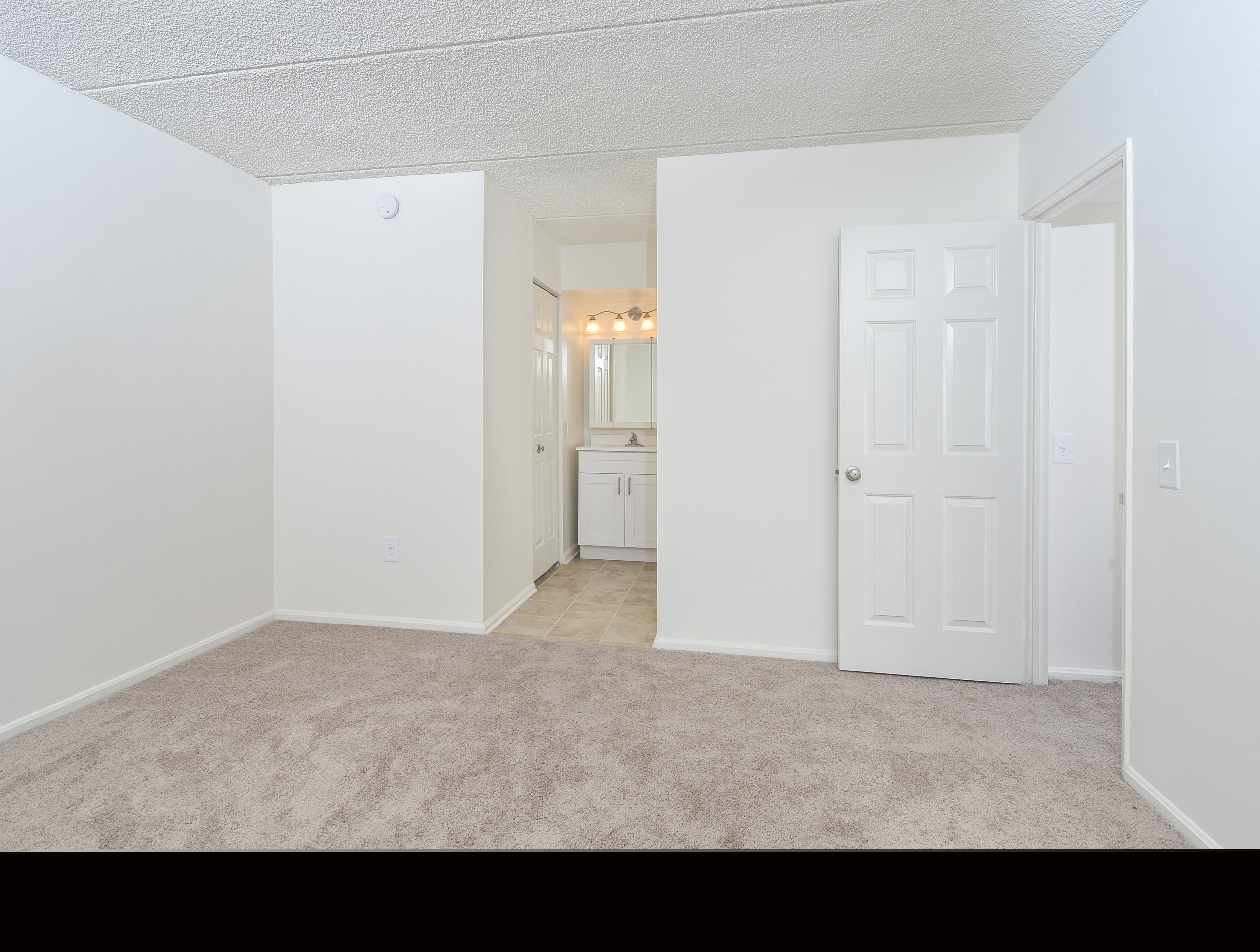 Fox Run 2 BR Upgraded Bedroom