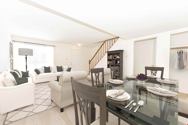 The Oaks on Bonhomme Image 2