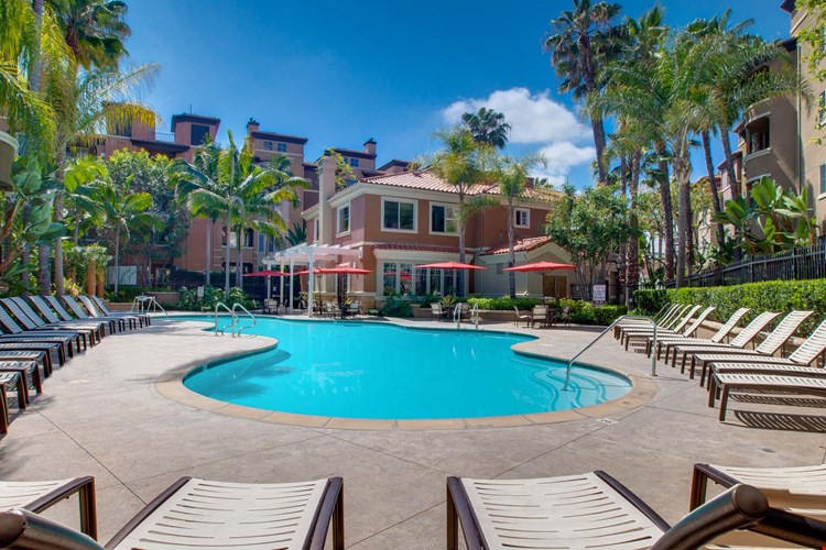 Villas At Park La Brea Apartments Los Angeles