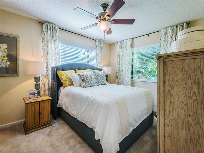 1900 Rosemont Image 7