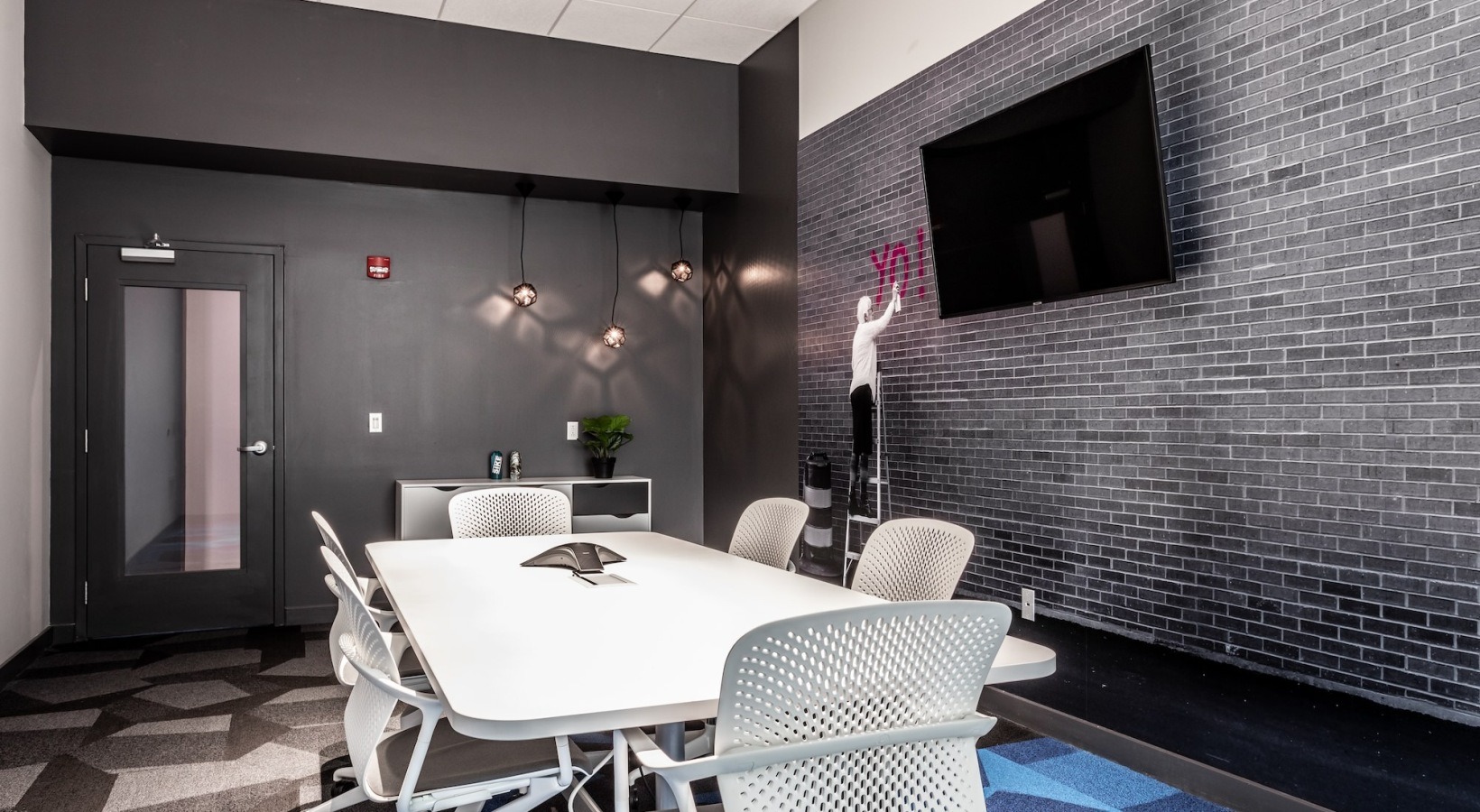 ICON at Gallerie Image 12