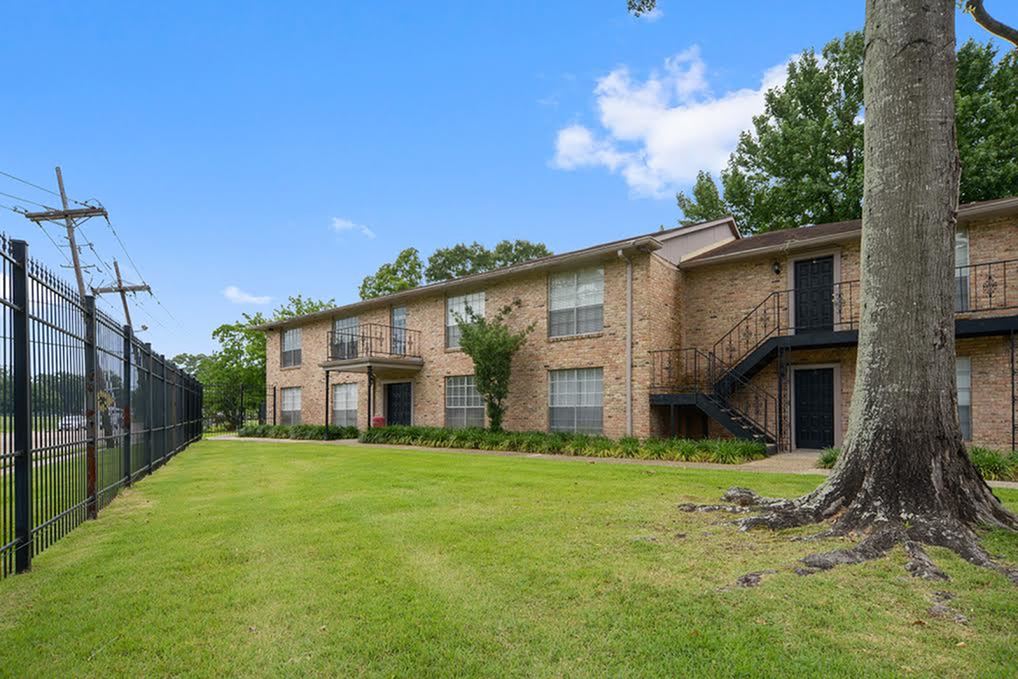 Ole Towne Apartments Image 1