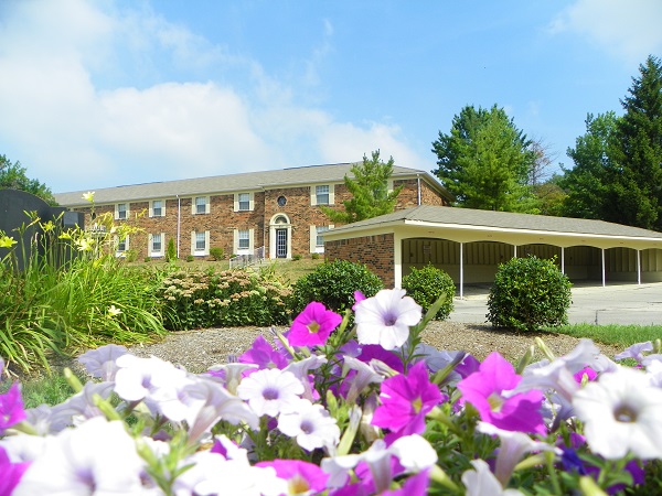 College Courts of Nora Image 2