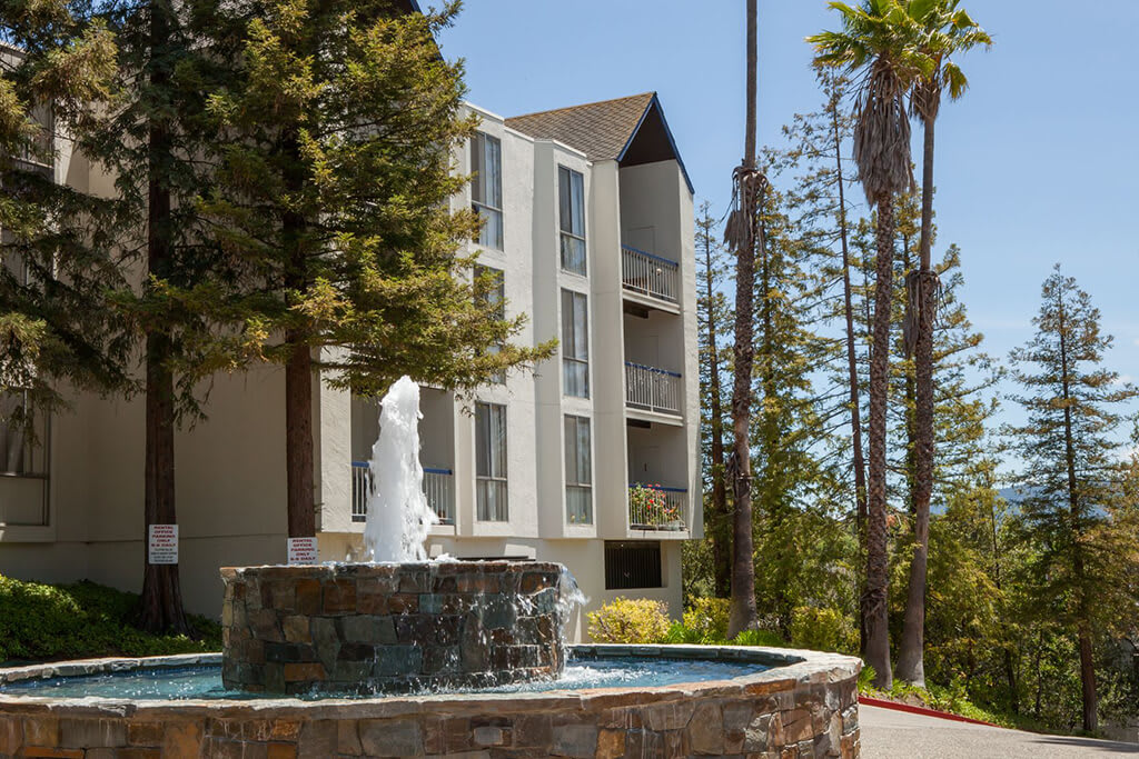 Castlewood Apartments Image 5