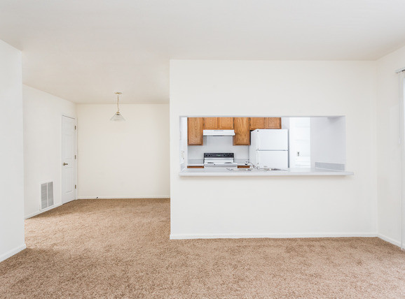 Island Club Apartments Image 14