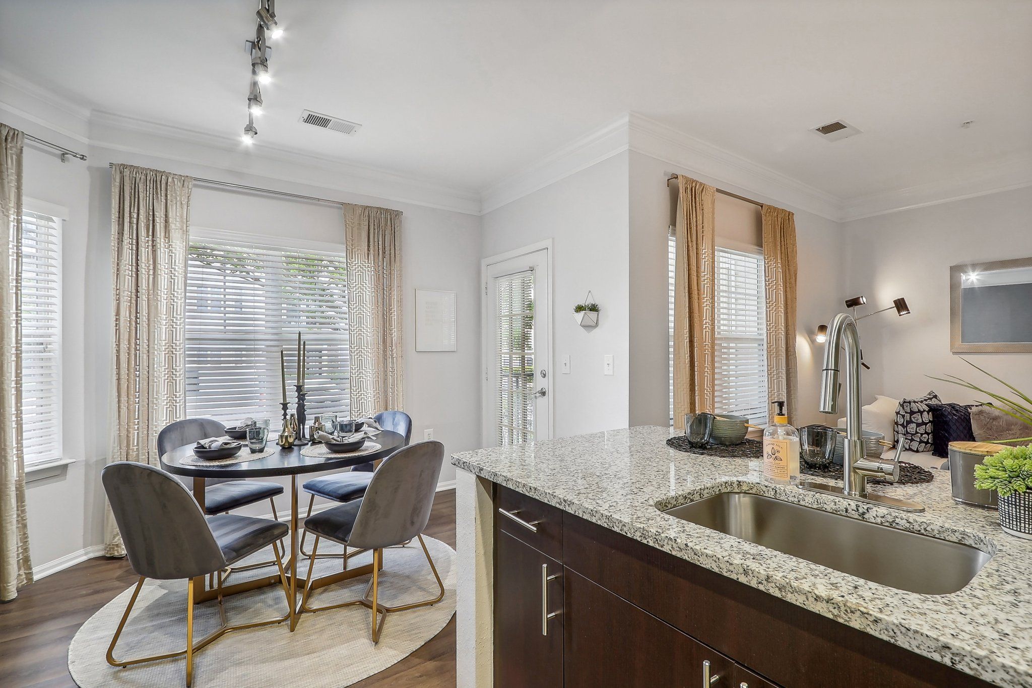 Lincoln at Fair Oaks Image 7