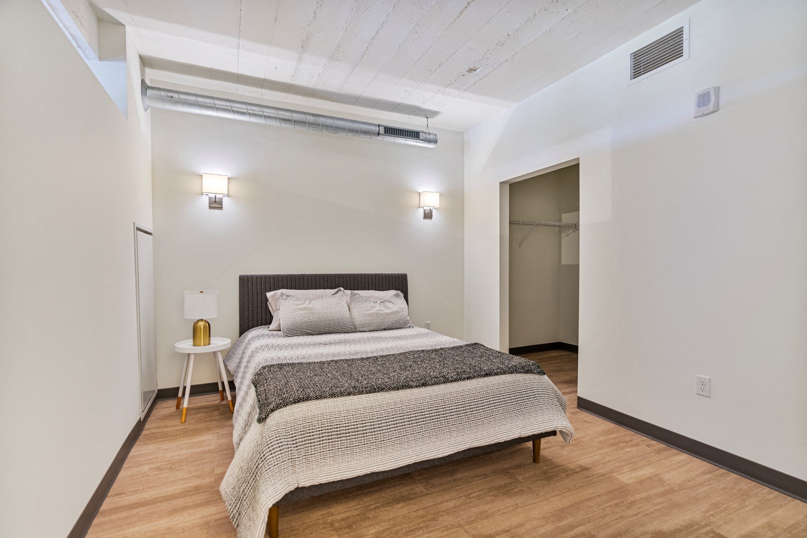 700 Central Historic Lofts & New Flats Image 5