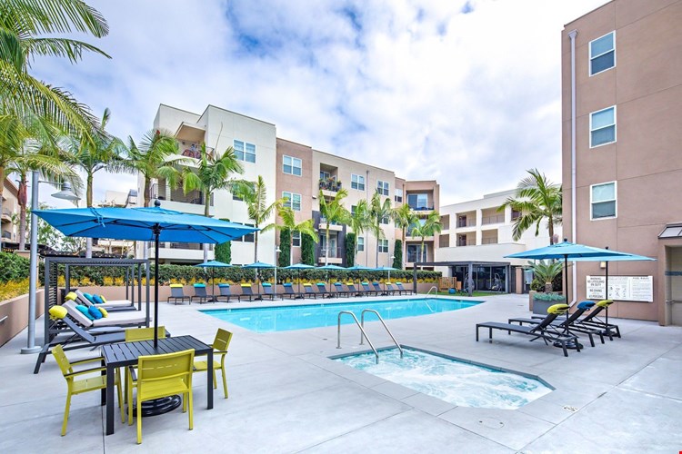 IMT Gallery 421 Image 38