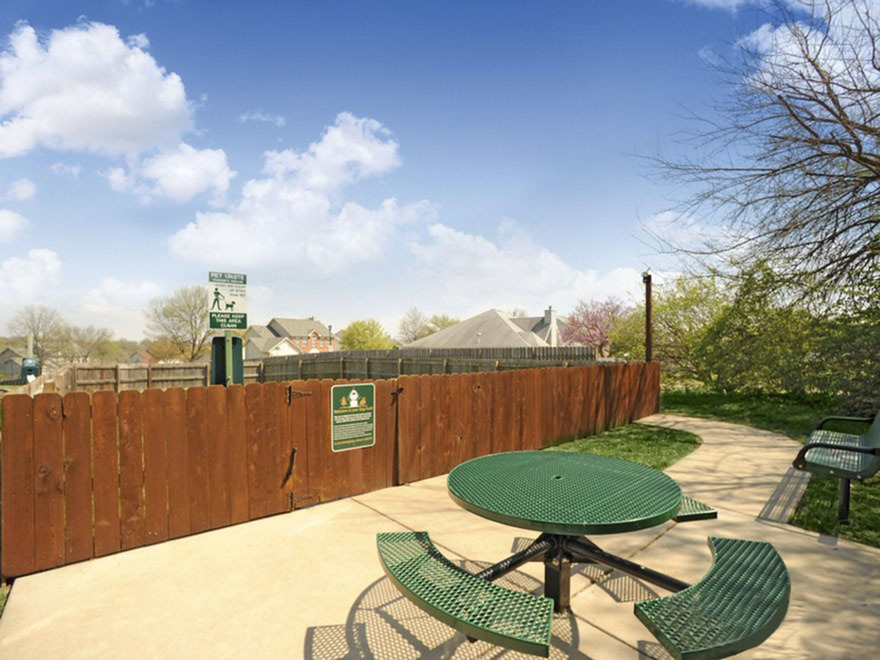 South Summit Apartments Image 3