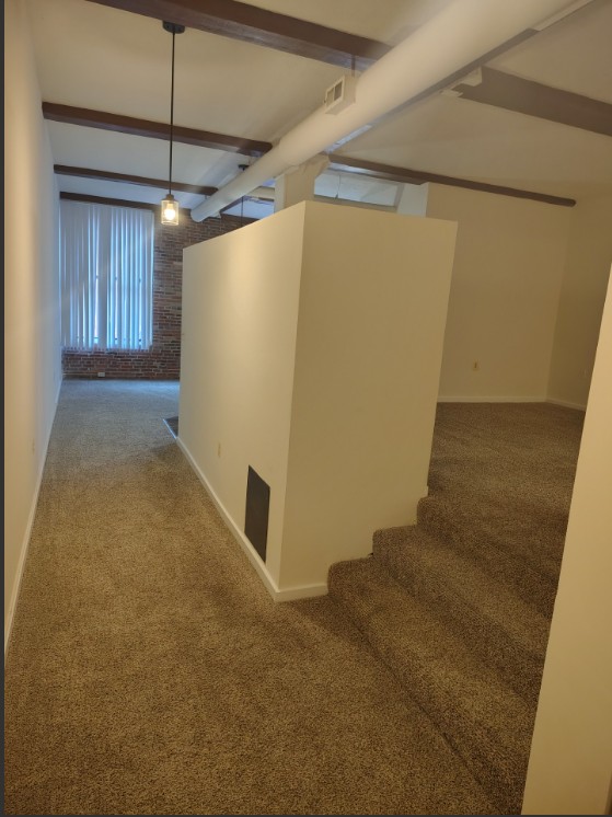 Marlboro Classic Apt & Redwood Square Image 44