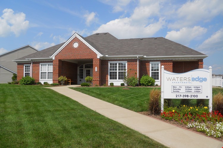 Watersedge Apartments Image 1