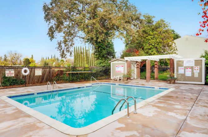 Castilian Apartments Image 3