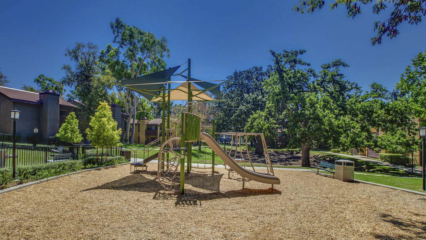 Indian Oaks Apartments Image 2