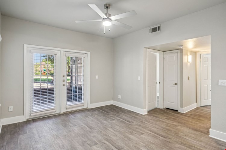 Larkin Apartment Homes Image 99