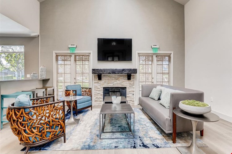 Hidden Hills Condominium Rentals Image 15