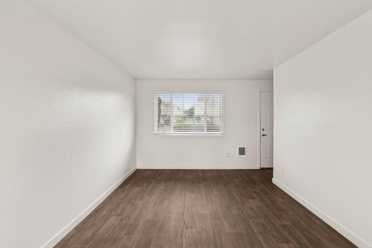 Evergreen Townhouses Image 3