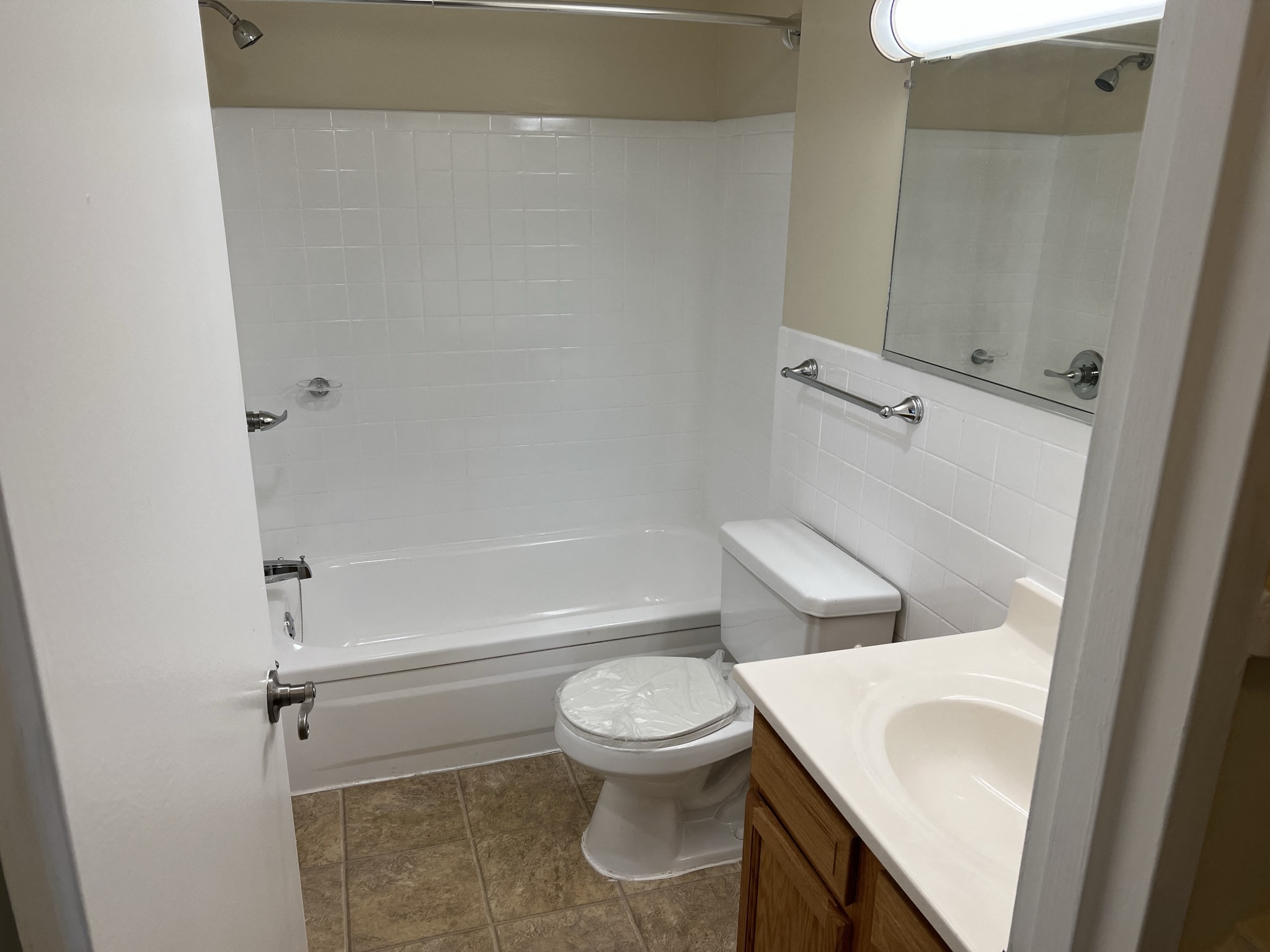 Silver Spring Towers Image 24
