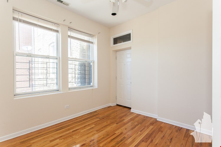 2450 N. Southport Image 16