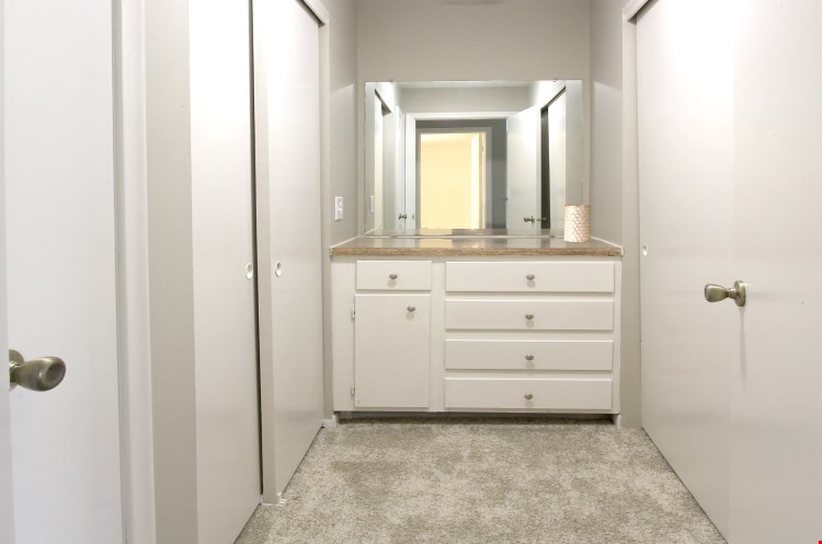 Kensington Woods Apartments Image 12