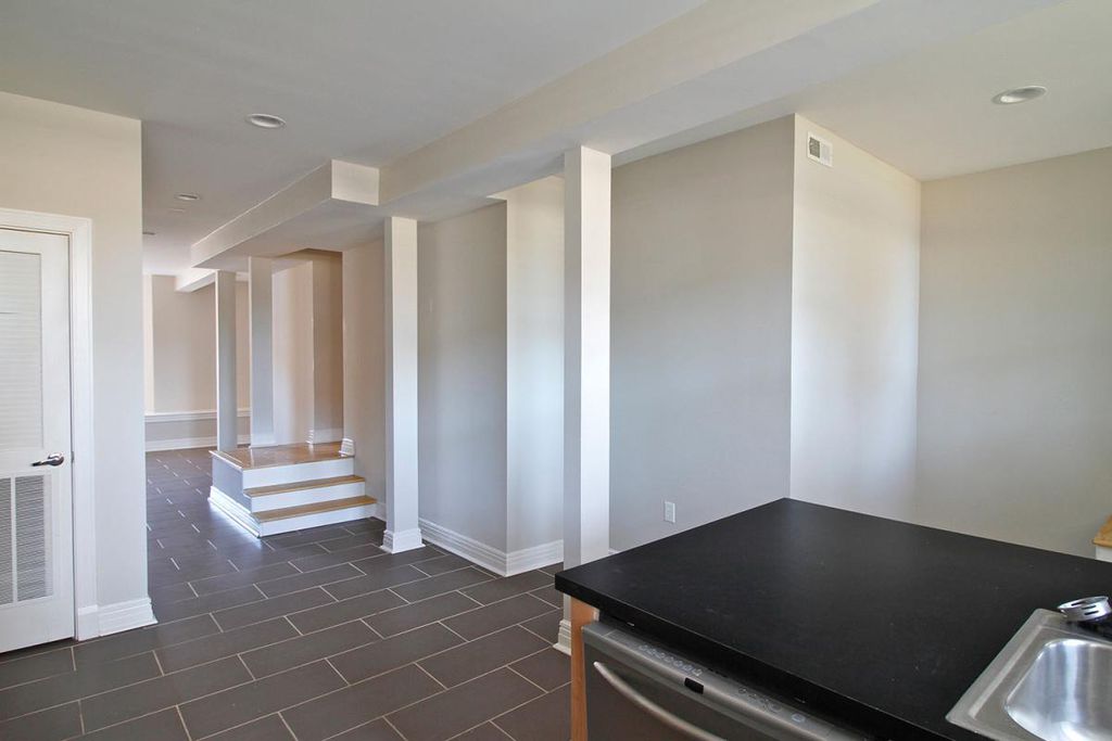 Melrose Apartments Image 3