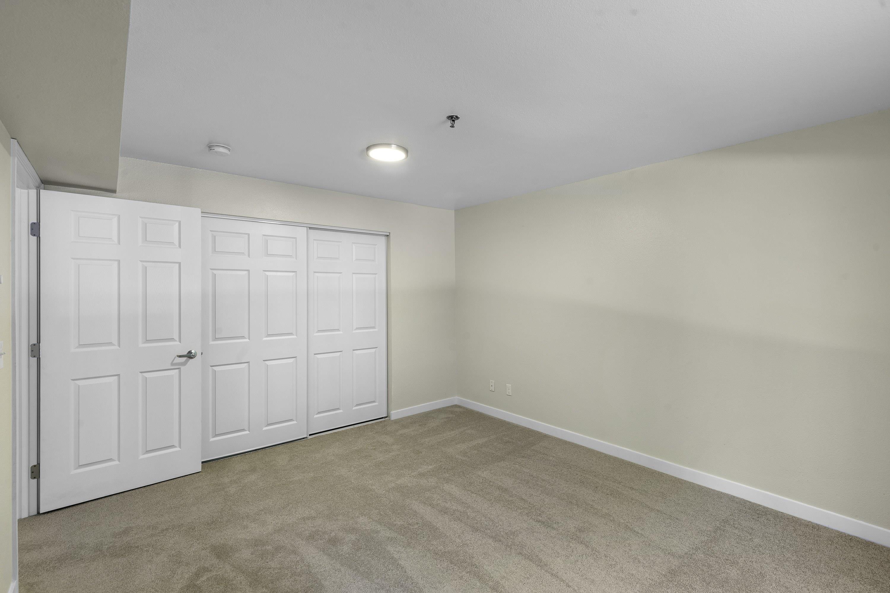 West Mall Place Apartment Homes Image 20