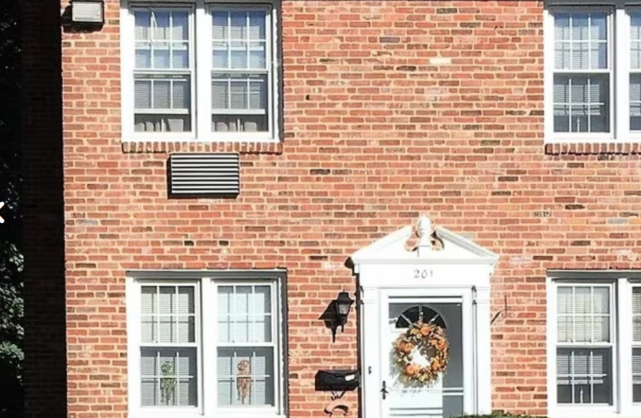 Stonewood Village Image 1