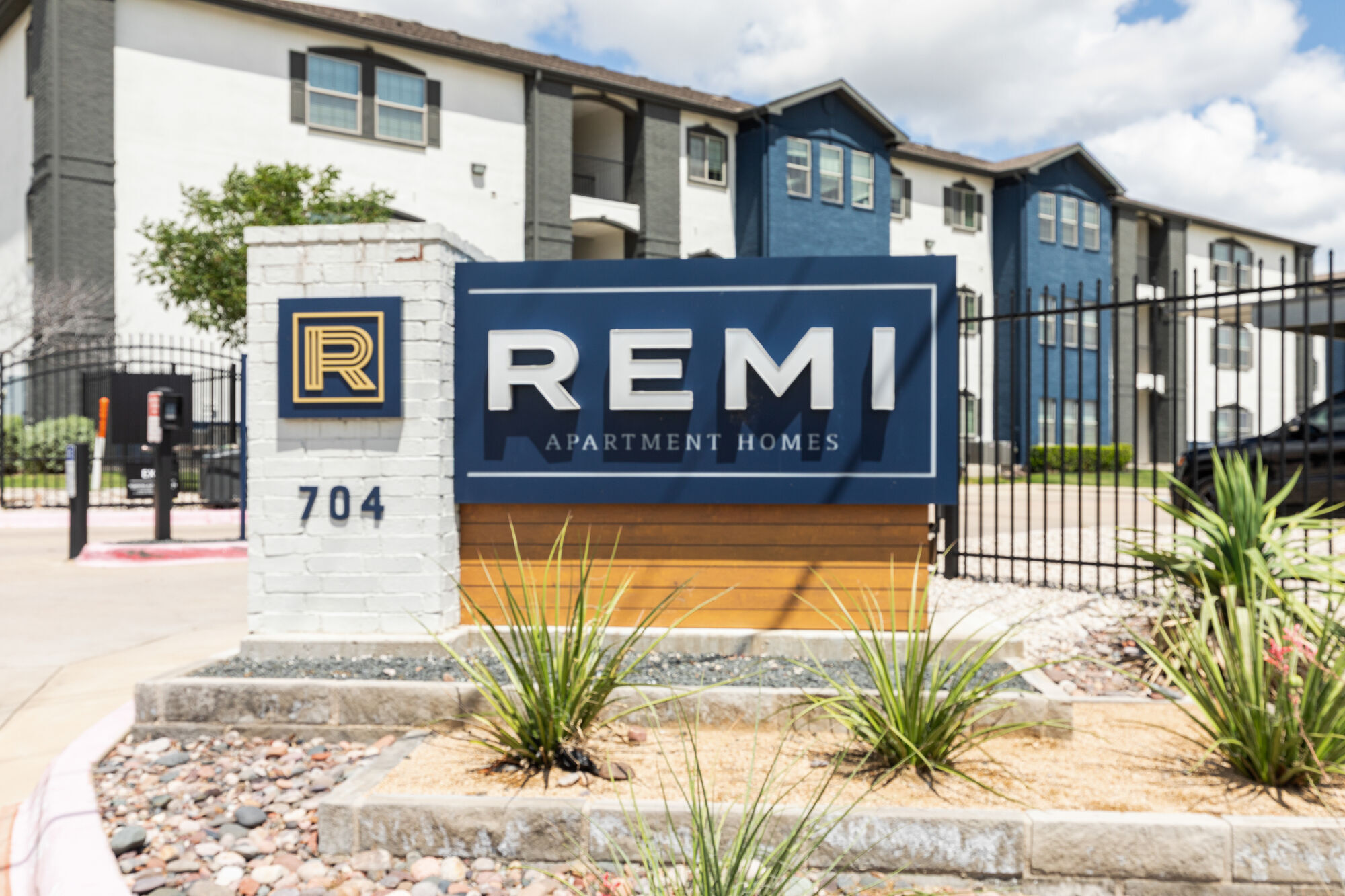 Remi Apartment Homes Image 73