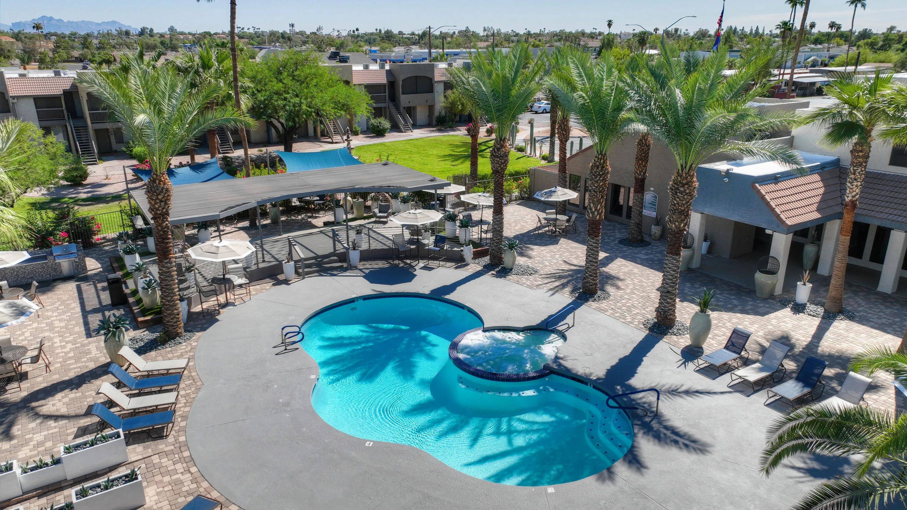 Revel in the radiant Arizona sun with loved ones or find your personal paradise on our vast sundeck in an exhilarating outdoor oasis. 