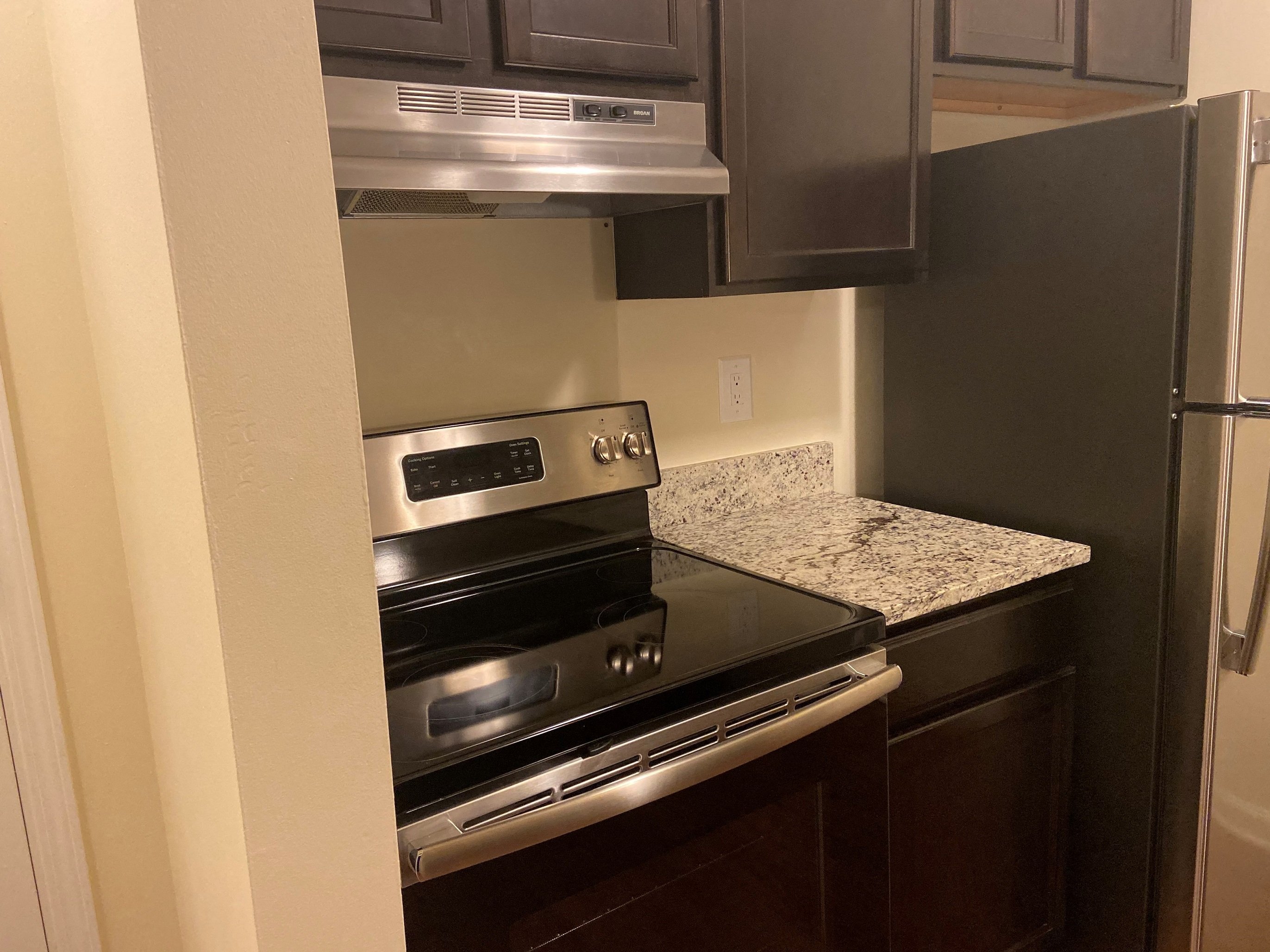 Lakeside Village Apartments Image 22