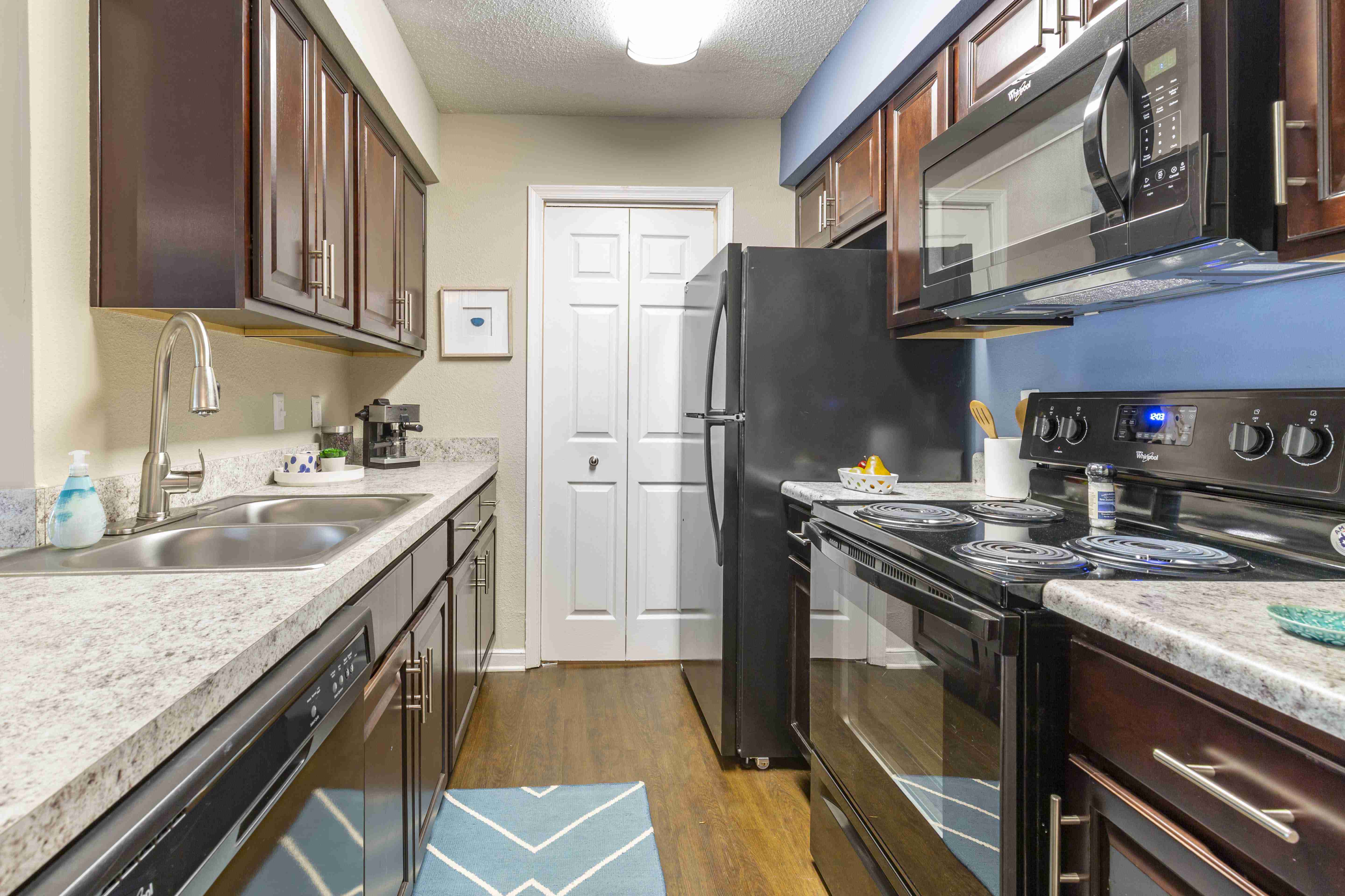 Wilde Lake Apartments Image 22