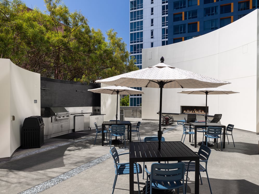 Courtyard with grill area (Phase III)